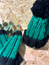 Load image into Gallery viewer, Chunky Knit Handwarmers
